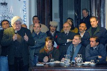 En el Congreso, D�El�a recibi� apoyo por sufrir una "persecuci�n judicial"