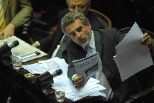 "Son discutibles y opinables los cuestionamientos", se�al� Agust�n Rossi