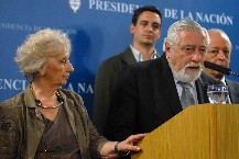 La Presidenta promulg� la Ley de ADN para analizar la identidad de las personas