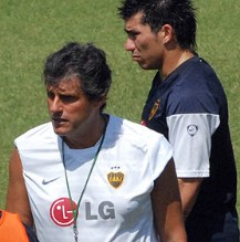 Volvi� Medel y Alves ensay� variantes en defensa
