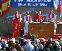 Bergoglio presidi� una multitudinaria misa en la celebraci�n del patrono de la Salud