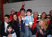 Walter P�rez fue recibido con todos los honores en Villa Madero