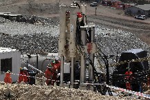 Alistan un Plan B para rescatar a los mineros 