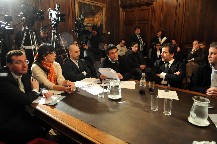 Otro esc�ndalo en una reuni�n de la comisi�n de la Legislatura que investiga a Macri