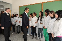Daniel Scioli estuvo en Tres de Febrero donde entreg� tarjetas de alimentos del Plan M�s Vida. 
