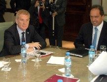 De Narv�ez respald� a Scioli y asegur� que es una amenaza para el kirchnerismo