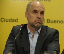 El gobierno porte�o califica de "payasada" y "agraviante" el operativo policial contra Piccardo