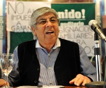 Moyano anunci� un paro nacional y pidi� que la Presidenta "deje de lado la soberbia"