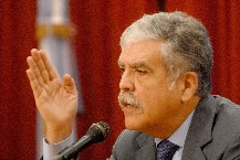 De Vido rechaz� que haya intervenci�n en la pol�tica de hidrocarburos