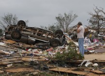 Un gigantesco tornado sembr� muerte en Oklahoma