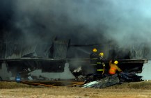 Un incendio destruyó una fábrica de envases en Luján