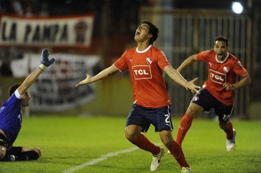 A puro sufrimiento, Independiente cortó la sequía y le ganó a Huracán