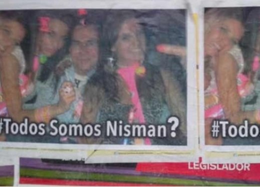 Aparecieron afiches en el centro porteño con las fotos del fiscal con mujeres