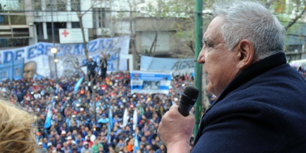 El efusivo discurso del dirigente gremial.