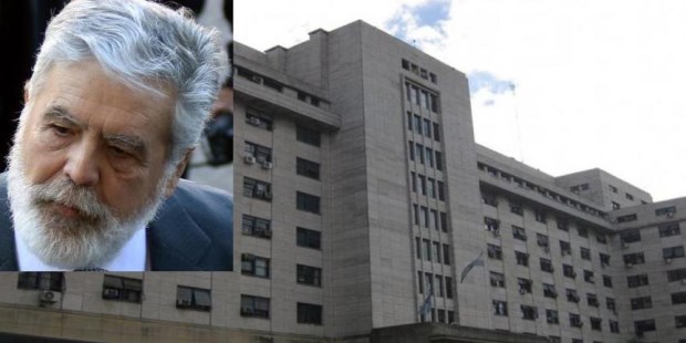 Tras el desafuero, De Vido se entregó a la Justicia en Comodoro Py y será trasladado a la cárcel