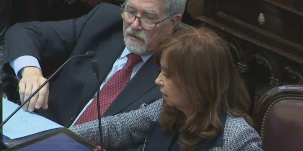 Vía libre a los allanamientos de tres propiedades de CFK 