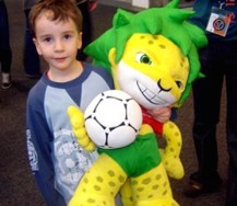 Suspenden la fabricaci�n de la mascota del Mundial por explotaci�n laboral