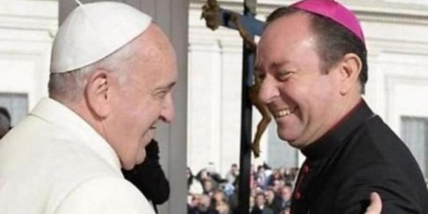 El Vaticano investiga el caso de un obispo argentino que está acusado de abuso 