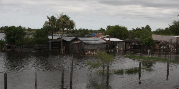 Más de 1.400 personas continuaban evacuadas en Chaco y 700 en Corrientes