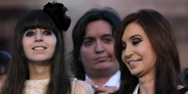 Una maldición gitana para los K. Fondos para Vidal enojada. Nadie quiere empezar.