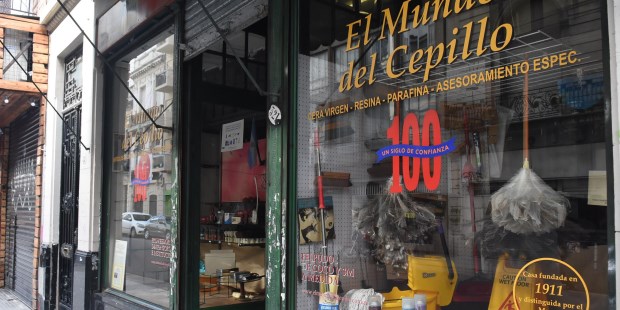 El Mundo del Cepillo, un negocio con historia en el corazón de la ciudad de Buenos Aires. FOTO Gustavo Carabajal