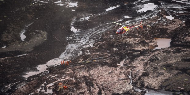 Más de 300 desaparecidos por una avalancha de lodo en Brasil