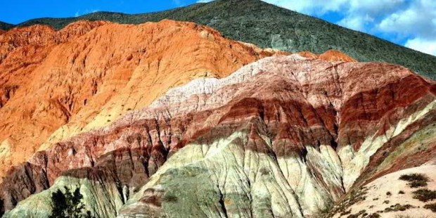 Declaran monumento histórico natural al cerro de los siete colores y expropian 150 hectáreas