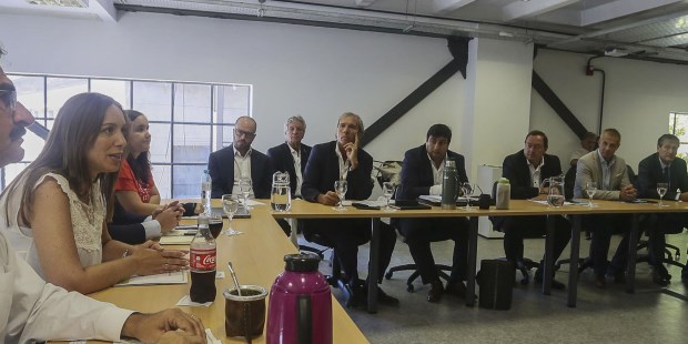 Vidal le garantizó a la Mesa Agropecuaria la continuidad de las obras