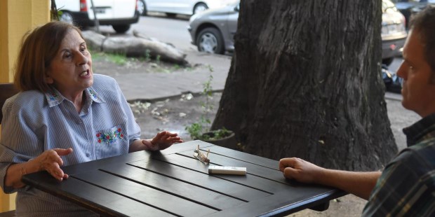 "Todo el mundo tiene que tener acceso a la educación, saber leer y escribir", señala la científica.Foto: Gustavo Carabajal.