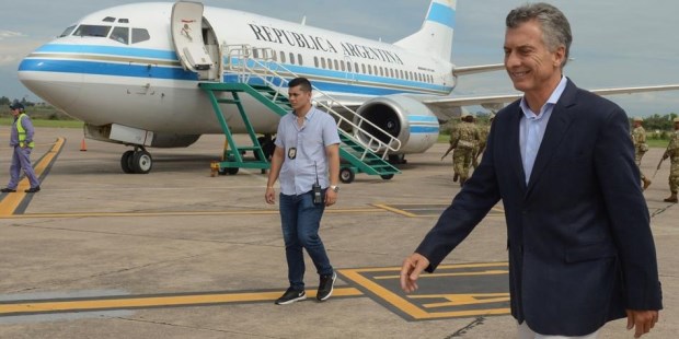 Macri vuela a Asia acompañado por 120 empresarios 