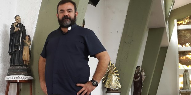 Padre Mario Ghisaura.