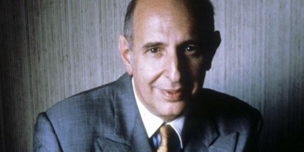 El profesor Allan Bloom centraba sus críticas en tres pensadores alemanes: Nietzsche, Weber y Heidegger.