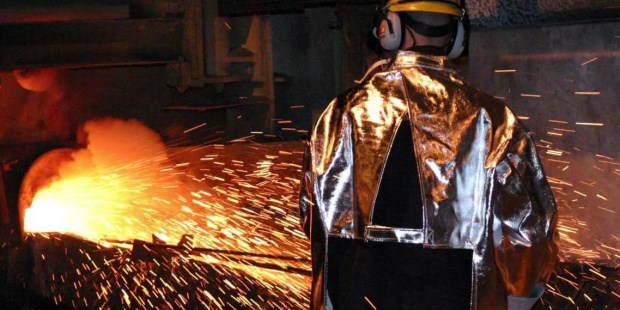 La producción de acero cayó en febrero 23,7 %