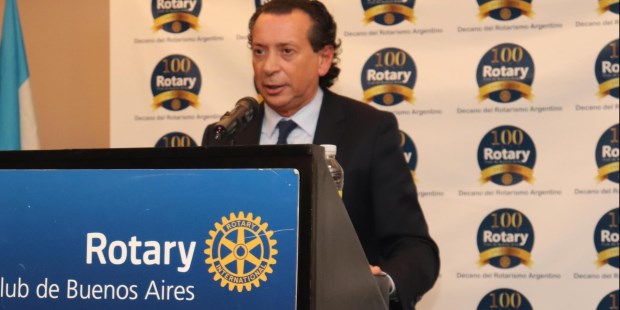 Dante Sica durante su disertación en el almuerzo del Rotary Club de Buenos aires. Gentileza Rotary Club Buenos Aires