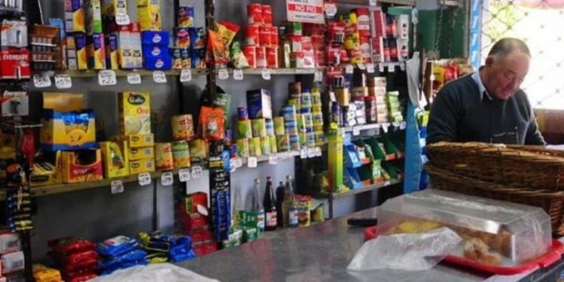 Si una persona gasta $ 1.000 en el almacén, $ 500 son impuestos.