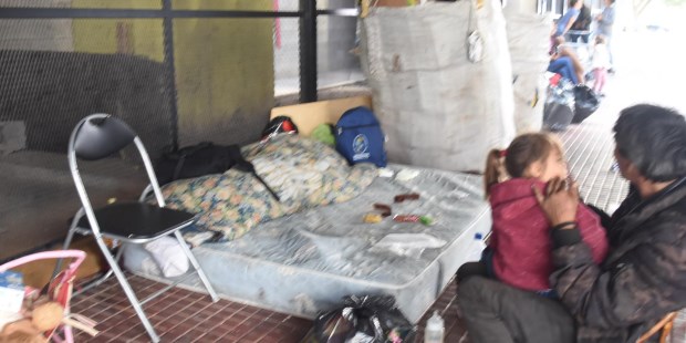 Entre 2017 y 2018 también aumentó la pobreza multidimensional estructural urbana. FOTO GUSTAVO CARABAJAL