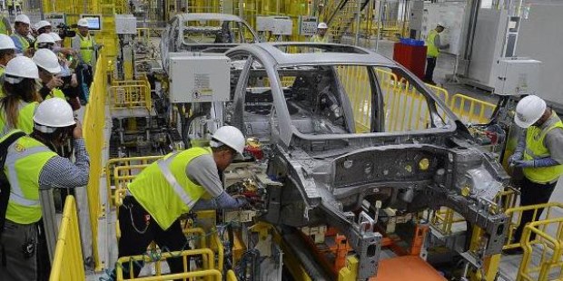 La producción automotriz cayó­ en marzo un 41,1% interanual­
