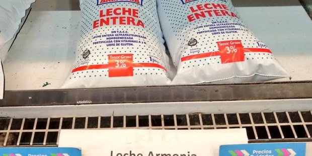 El desabastecimiento de segundas marcas de leche disparó la polémica. En los supermercados no se encontraban los productos destinados al programa Precios Cuidados.