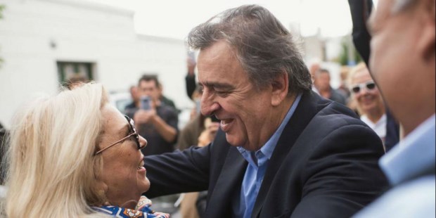 Carrió visitó Cruz del Eje, en Córdoba, en apoyo a su amigo Mario Negri que busca ser gobernador de esa provincia.