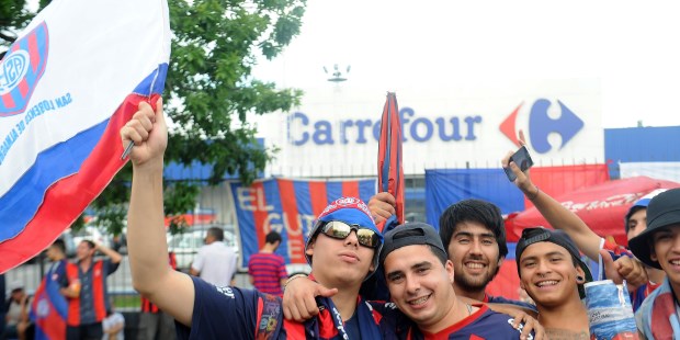 Cierra el Carrefour de Avenida La Plata y San Lorenza se acerca a Boedo