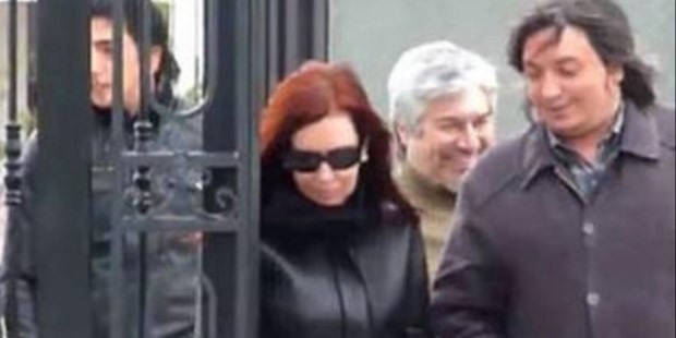La medida de la Corte Suprema beneficiará a Cristina Kirchner ya que evitará una foto con Lázaro Báez en la misma audiencia.­