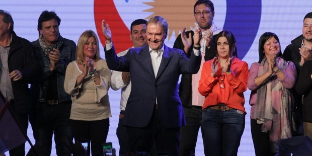 El triunfo de Schiaretti en Córdoba demostró que el sistema político no coincide con el escenario electoral.