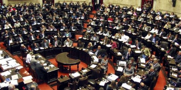 ¿Qué presupuesto hay que cortar ahora? El de los políticos. Ha llegado la hora del ajuste, sí, de los políticos.