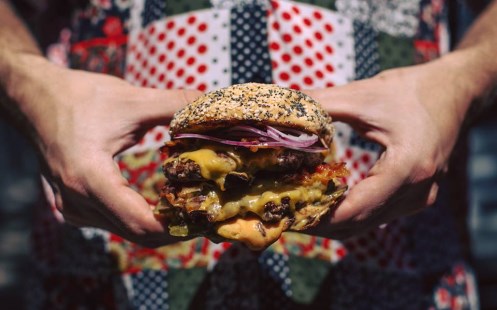 A celebrar el Día de la hamburguesa