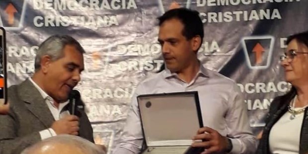 “Salvar vidas no es delito”, dijo el doctor Rodríguez Lastra, que fue saludado con vivo afecto por los asistentes.