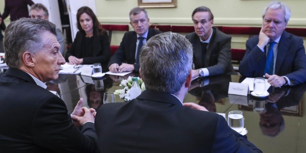 Los ministros de Macri le dieron la bienvenida a Pichetto y le explicaron detalles de la gestión