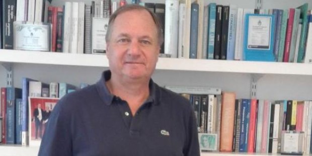 "Uno quiere limitar las intervenciones del Banco Central en el mercado de cambio porque de pronto pueden perder muchas divisas en algo que tiene una prioridad secundaria en relación a cumplir con las obligaciones de deuda", señala Pablo Guidotti.
