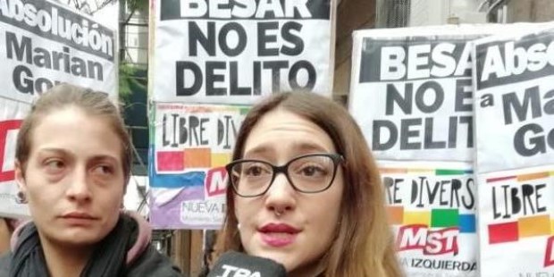 Falso beso de la mujer araña