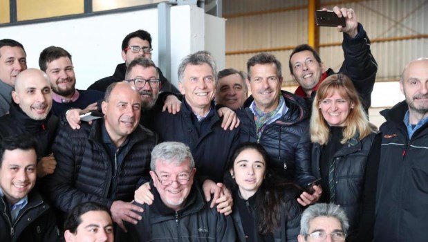 Macri con productores de la ciudad cordobesa de San Francisco.