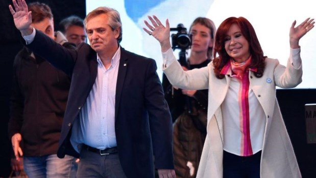 Cristina dice que vigilará y que no gobernará. Macri confundido 